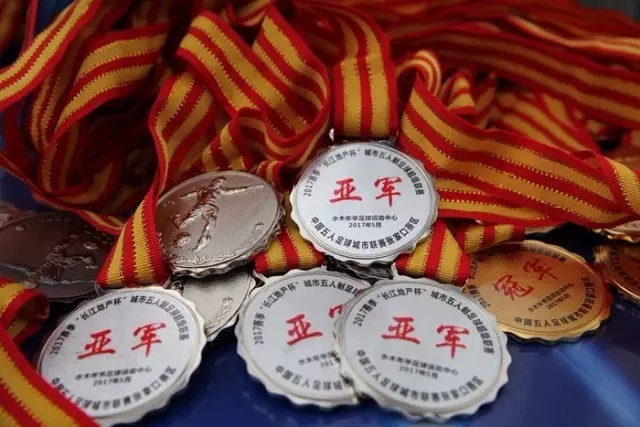 卡拉格展望曼城未来：罗德里留队至关重要
